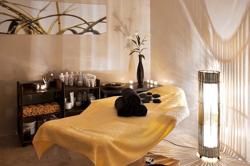 Private Spa Suites with Massage Rooms