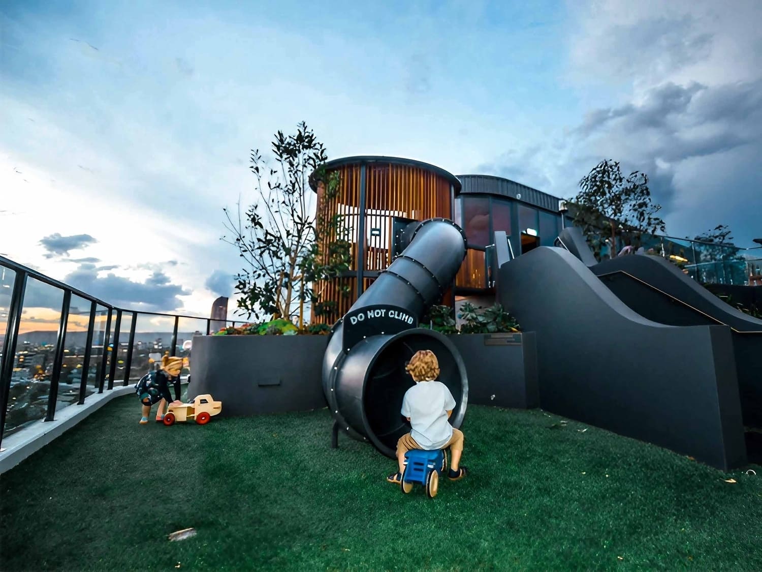 Outdoor & Indoor kids play area