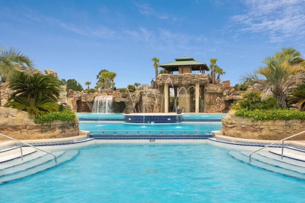 Resort Style Pool